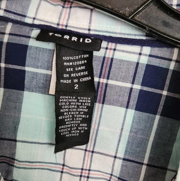 Torrid Blue and White Plaid Shirt Size 2X - Picture 2 of 3